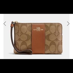 Corner Zip Coach Leather Wristlet